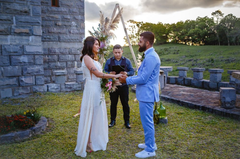 Elopment Wedding do casal Luana e Juliano, realizado na Cave Brandalise no Vale dos Vinhedos