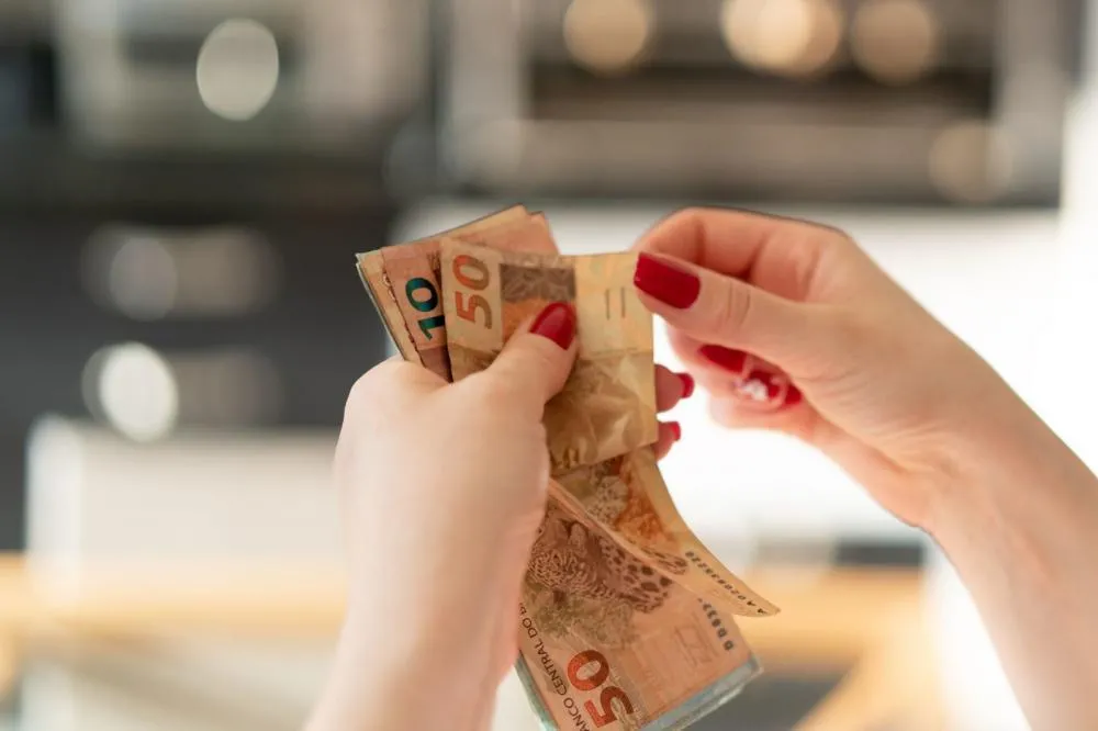 Abono salarial: Caixa libera pagamentos para nascidos em março e abril