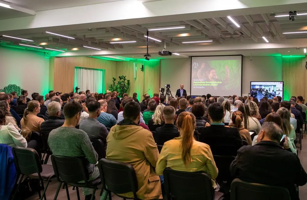 Sicredi Serrana celebra resultados da Assembleia 2025 com recorde de associados