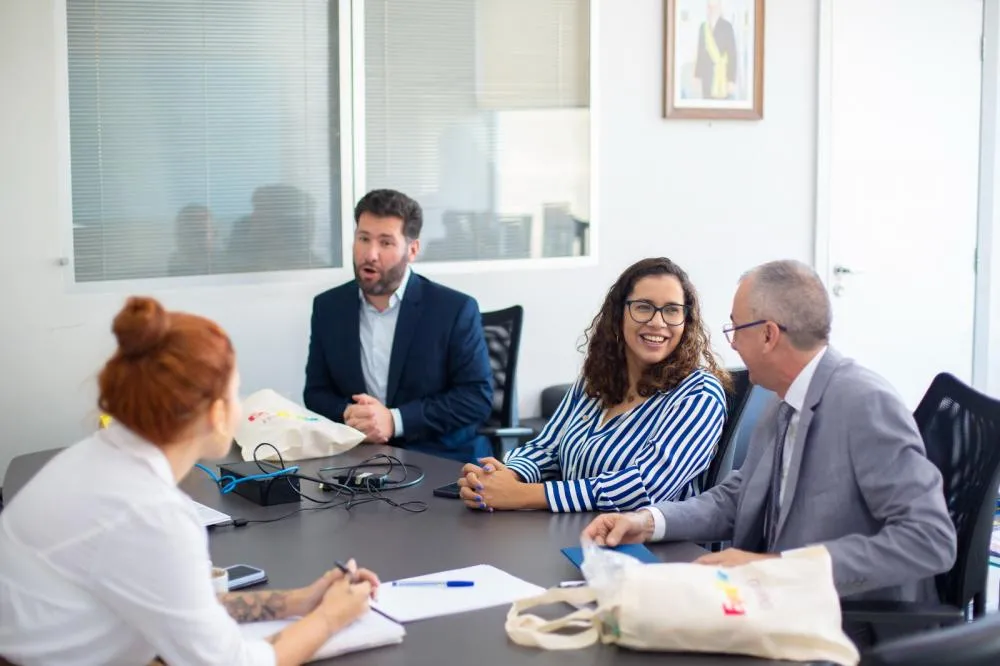 Vice-prefeito Amarildo e secretário Nuncio participaram da reunião viabilizada pela deputada - Foto: Marcelo Tavares/Especial