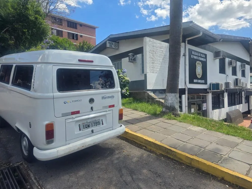 Homem de 31 anos, com ligação com o tráfico de drogas, foi morto a tiros - Foto: NB Notícias