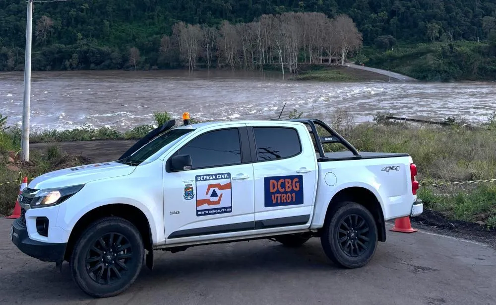 Ponte de Cotiporã segue bloqueada e balsa de Santa Tereza sem operar