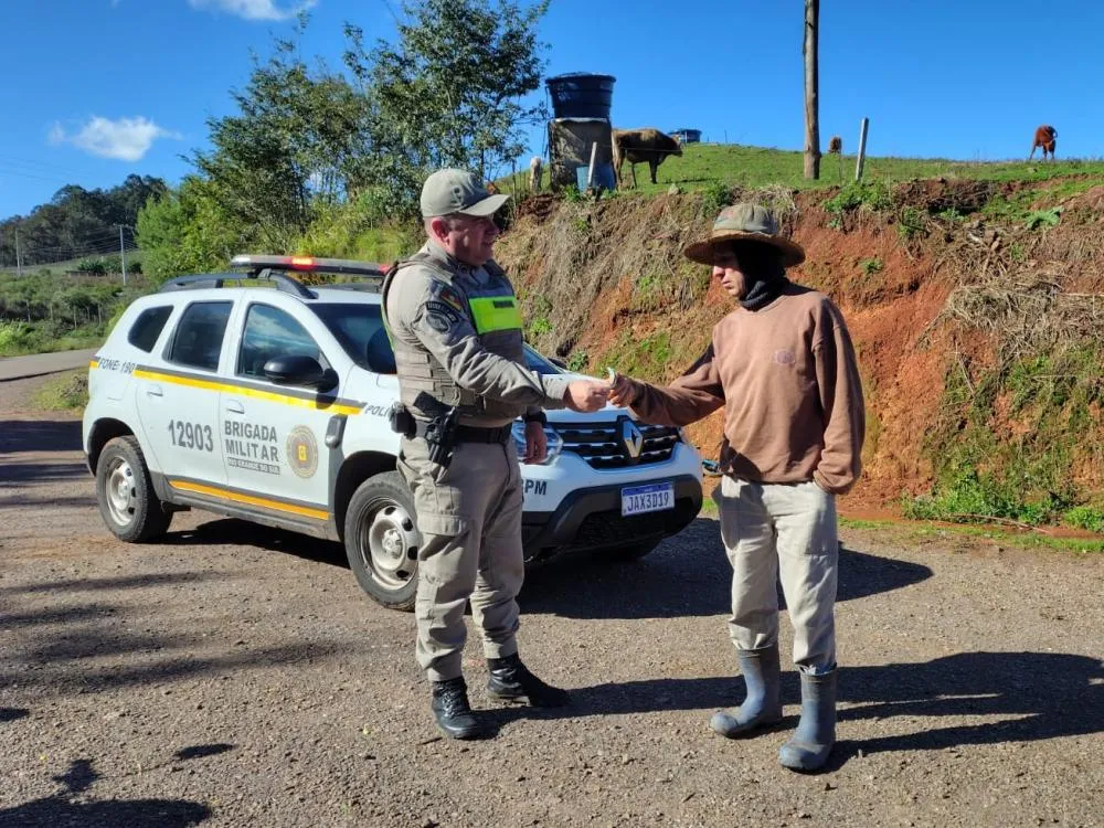 Policiais da BM encontram e devolvem dinheiro perdido a produtor rural