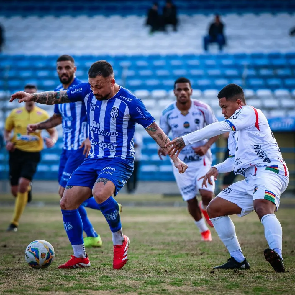 Alviazul perdeu mais um jogo em casa e é um dos sacos de pancada da comeptição - Foto: Clube Esportivo/Especial
