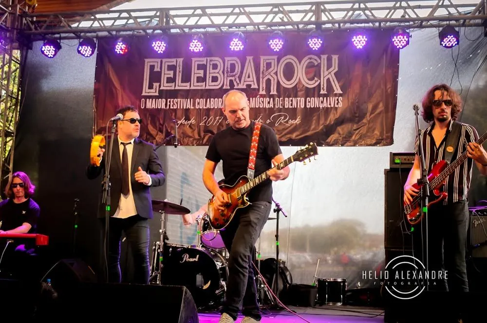 Músico Evandro De Mari estreia sua fase vocalista apresentando três músicas inéditas - Foto: Hélio Alexandre/Especial