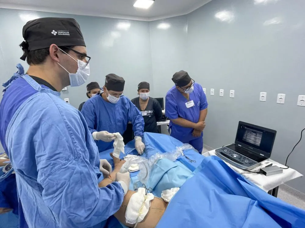 Profissionais realizaram os procedimentos pela manhã no bloco cirúrgico - Foto: José Estefanon/Especial