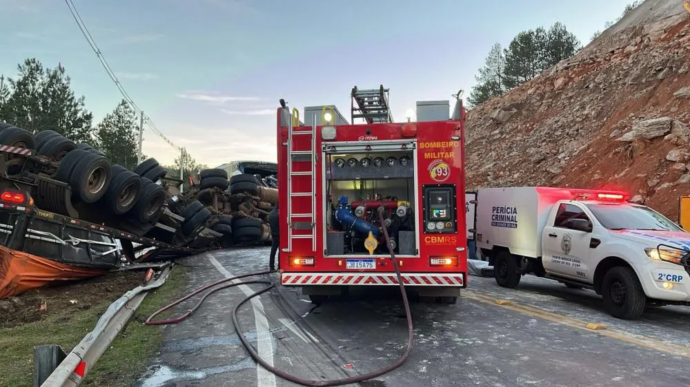 Motoristas foram as vítimas fatais do acidente - Foto: Wellington Frizzon/Rádio Solaris/Especial
