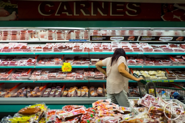 SEU BOLSO: Preço dos alimentos disparam no país