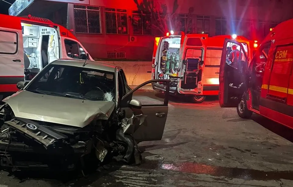 Apesar da gravidade do acidente, mulher ferida não corre risco de morte - Foto: Corpo de Bombeiros de Bento Gonçalves/Especial