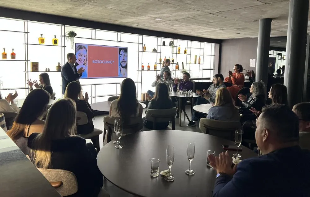 Empresário Marcos Carbone fez a apresentação da Botoclinic para a imprensa e convidados
