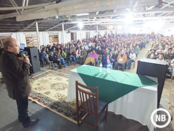 Médium Marlon Santos faz palestra em Bento nesta segunda-feira