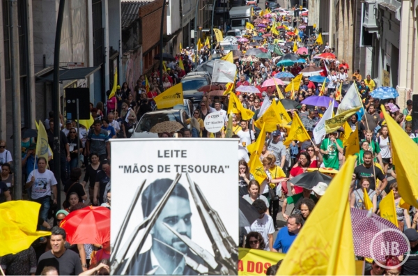 GREVE DOS PROFESSORES: Justiça autoriza Governo do RS a descontar os dias parados