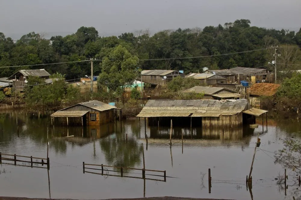 Governo Federal destina 1,5 mil moradias para vítimas de enchente