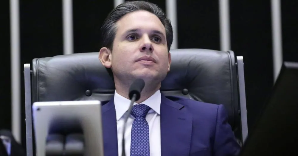Hugo Motta tenta consolidar sua liderança na Câmara, isolando os opostos PT e PL - Foto: Reprodução/Especial