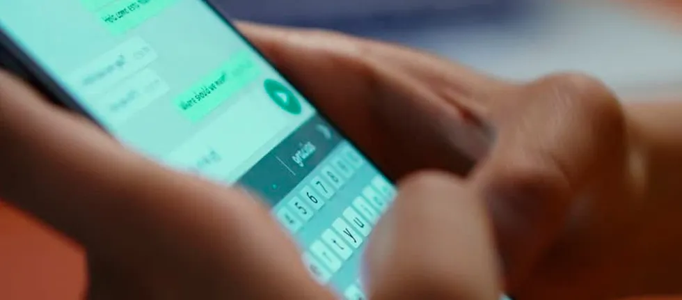 Jovem vinha sendo importunada pelo funcionário via Whatsapp - Foto: Reprodução/Especial