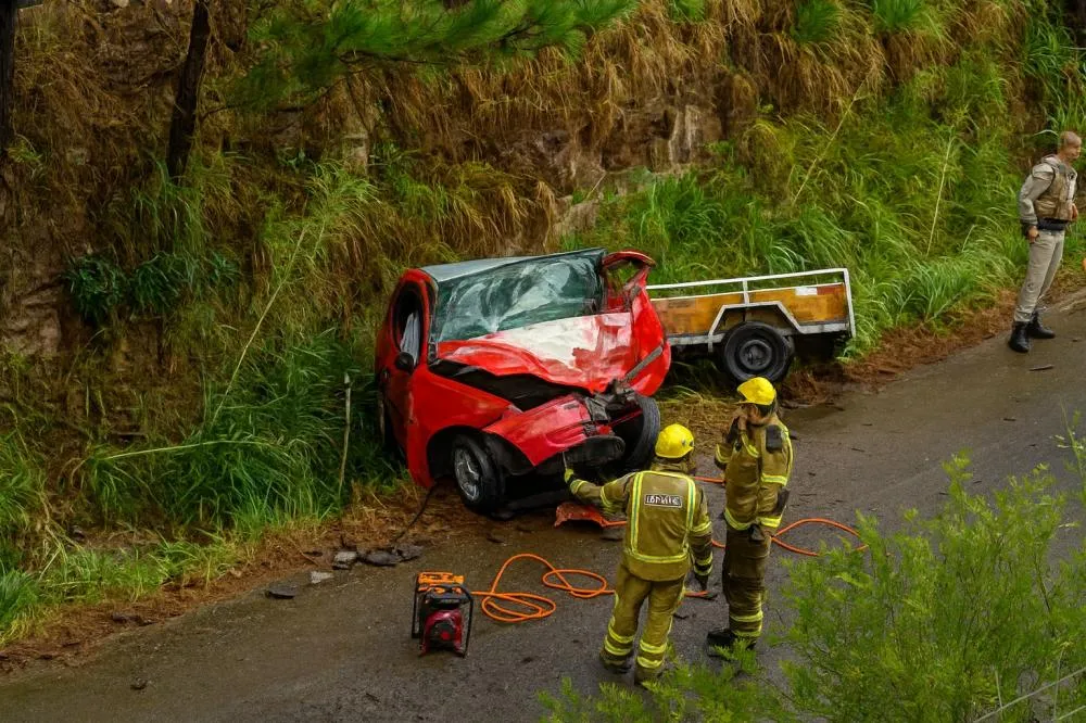Condutor e passageira do Fiat Palio foram as vítimas fatais no acidente - Foto: Reprodução/Especial