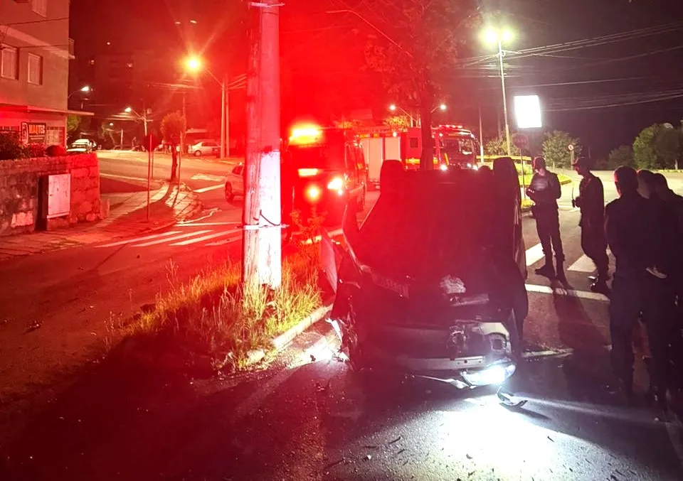 Motorista não foi localizado após o acidente - Foto: Corpo de Bombeiros de Bento Gonçalves/Especial