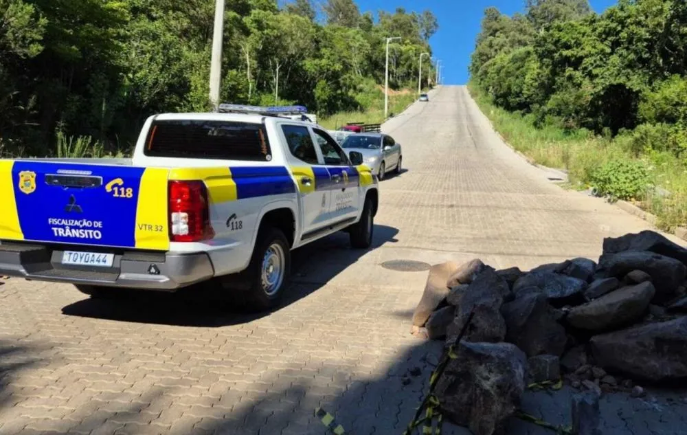 Prolongamento vem sendo utilizado há vários meses, mesmo sem autorização da prefeitura - Foto: Rádio Difusora/Especial