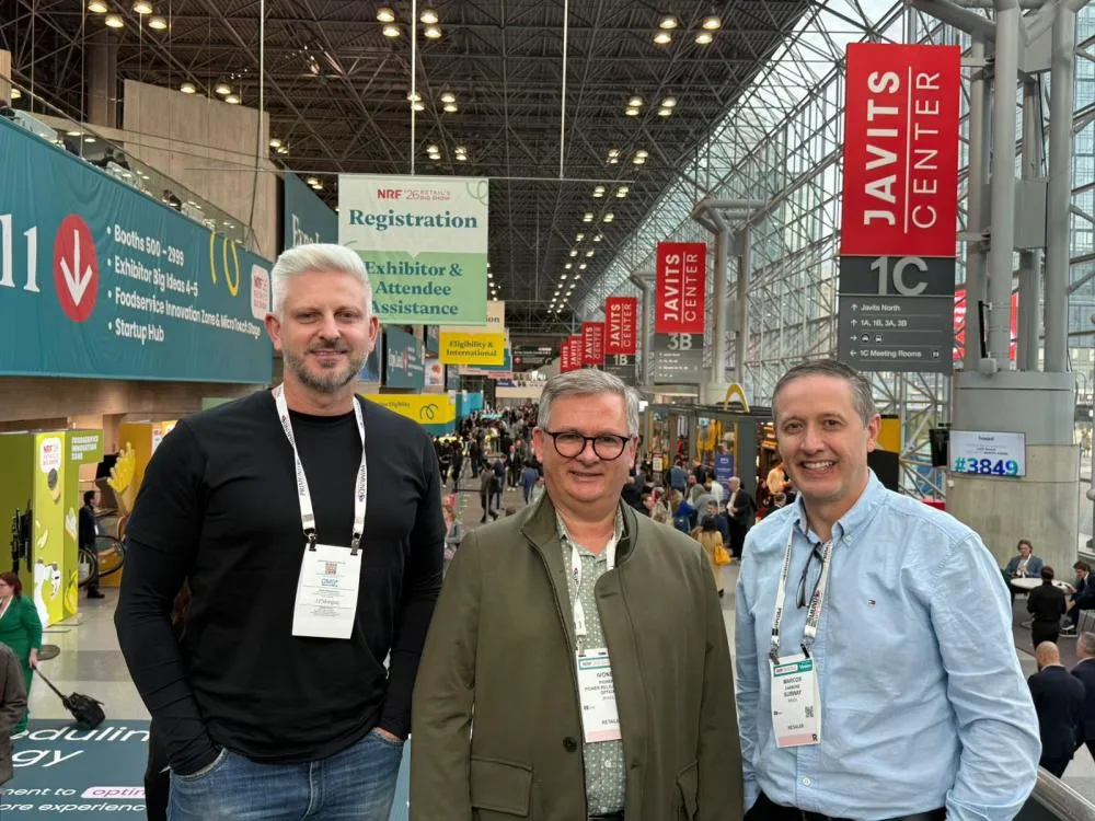 Ricardo Bartz, Ivonei Pioner e Marcos Carbone estiveram na NRF 2026 - Foto: Arquivo Pessoal/Especial