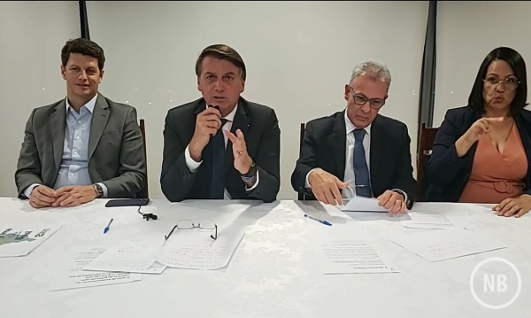 Bolsonaro pede que população apague a luz e tome banhos rápidos para economizar energia