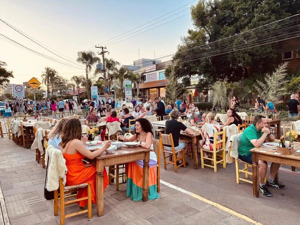 A partir das 18h, o Devereda Restaurante estará servindo o seu delicioso rodízio de filés. 