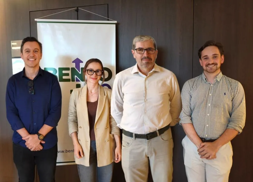 Renato Bernardi (de camisa clara) pretende dar novo ritmo aos trabalhos do Bento +20 - Foto: RaquelPiegas/Exata Comunicação/Especial NB