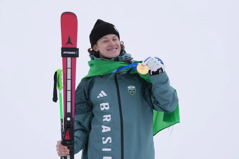 Esquiador é o primeiro atleta da América Latina a conquistar um pódio na competição - Foto: Dimitar Dilkoff/AFP/Especial NB