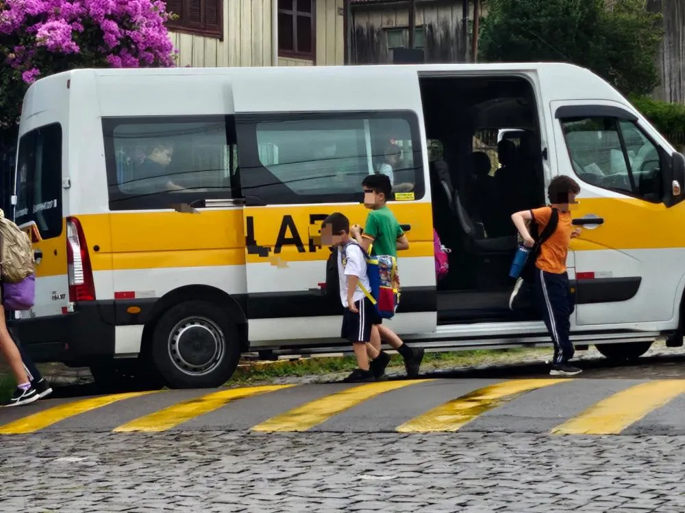 Vans com poucas crianças virou cena comum na Zona Norte de Bento Gonçalves - Foto: Jonathan Zanotto/Especial do NB