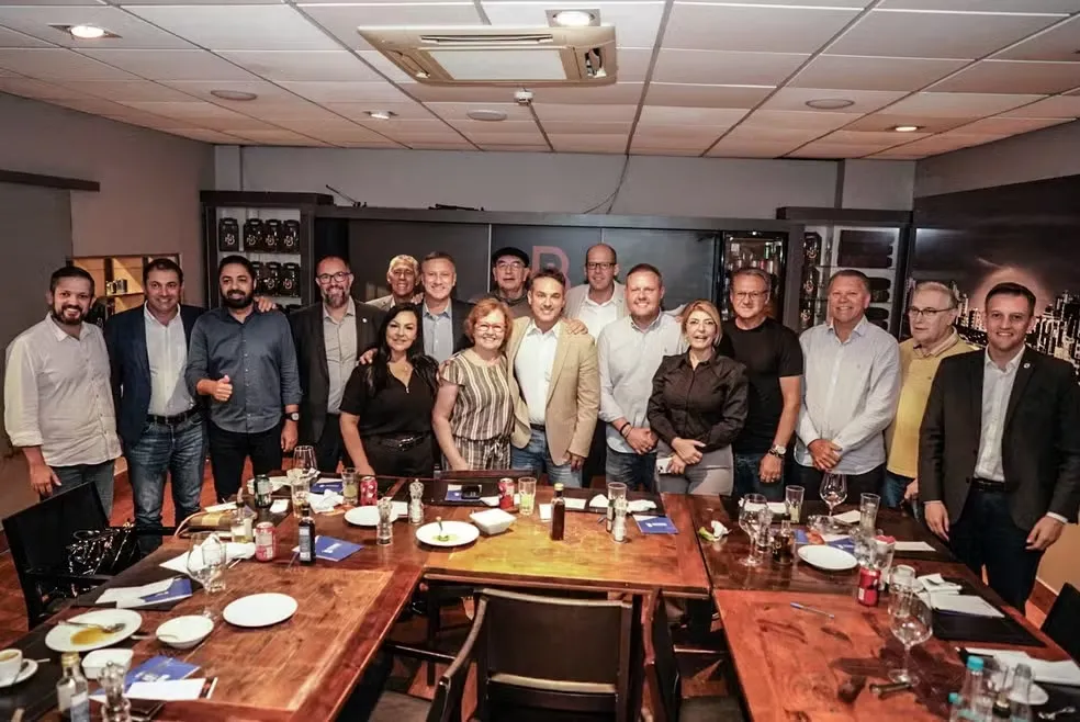 Vários deputados do PL e do PP participaram da reunião que selou a união entre os partidos - Foto: Mateus Raugust/Especial NB