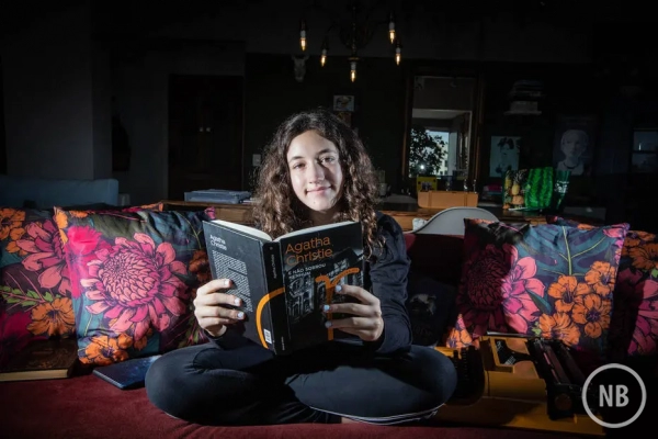 Pandemia faz adolescentes descobrirem o gosto pela leitura dos livros clássicos