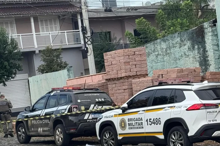 Homem é indiciado por feminicídio após assassinar companheira a facadas