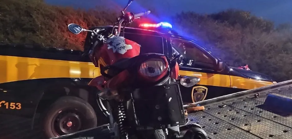 O veículo era utilizado para a prática de manobras perigosas em via pública. (Foto: Semseg)