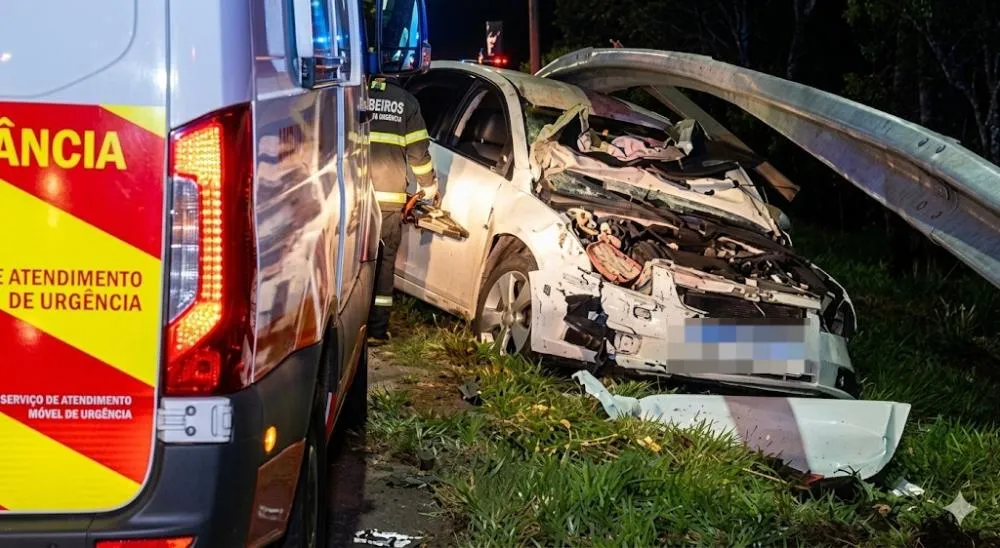 Motorista do automóvel não tinha CNHe estava embriagado - Foto: Reprodução