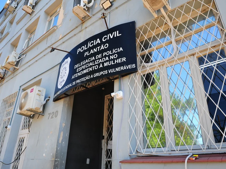 Delegacia Online da Mulher funciona 24 horas no Rio Grande do Sul (Foto: Alina Souza / CP / Reprodução)