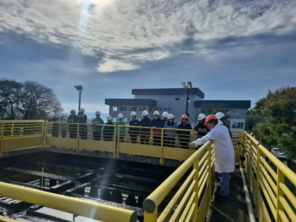 Corsan abre as portas da Estação de Tratamento para alunos da Escola Luiz Fornasier