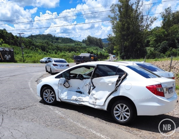 Colisão entre dois veículos deixa duas pessoas feridas em Bento Gonçalves