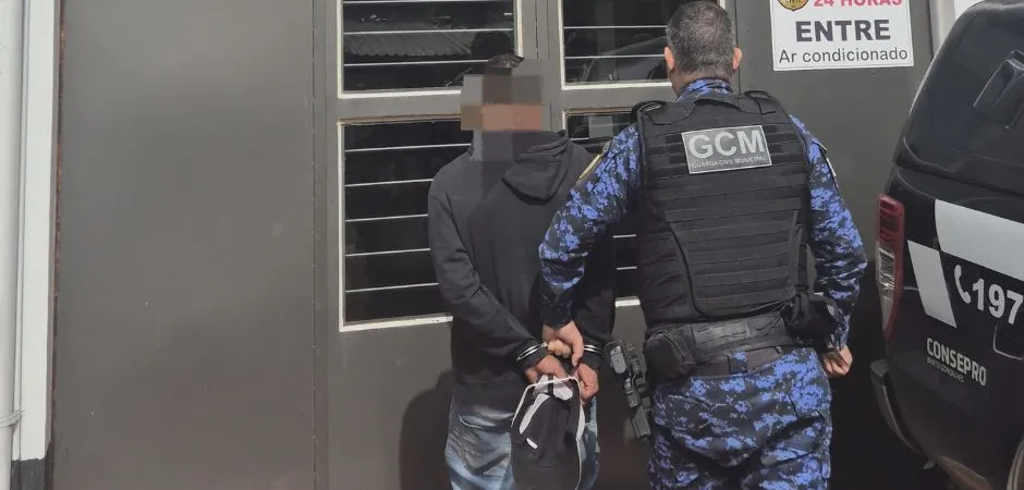 A Guarda Civil Municipal (GCM) de Bento Gonçalves capturou, na manhã deste sábado, 2 de maio, um homem de 26 anos que estava foragido do sistema prisional. (Foto: Semseg)