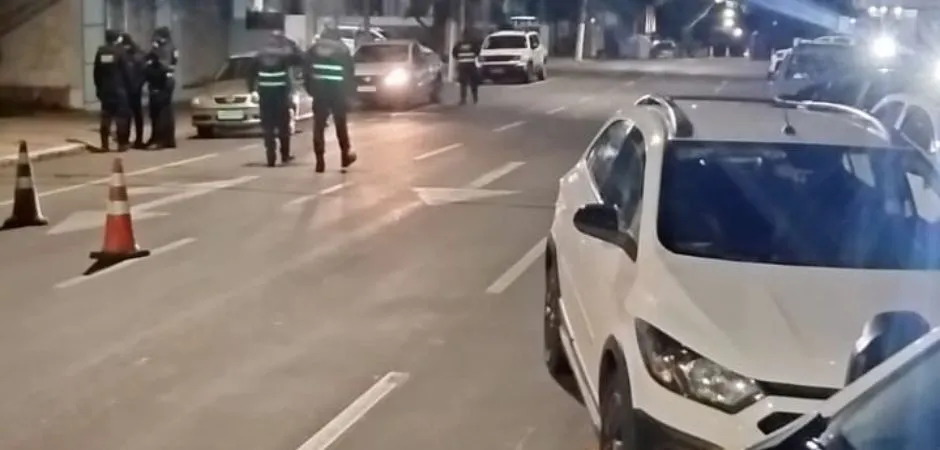 Durante as fiscalizações em pontos estratégicos da cidade, as guarnições realizaram a abordagem de 59 veículos. (Foto: Semseg)
