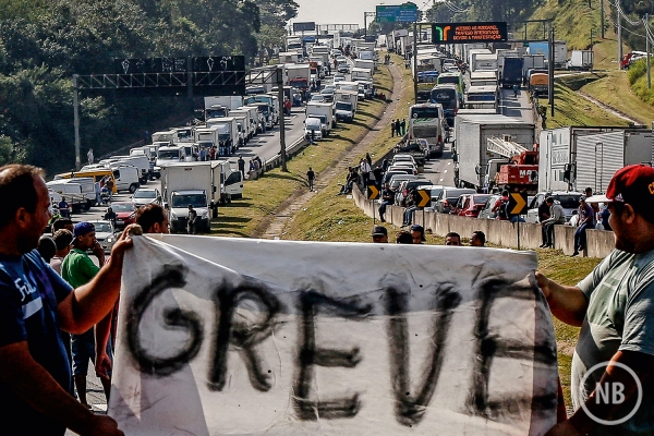 Sindicatos de caminhoneiros anunciam greve para 1º de fevereiro