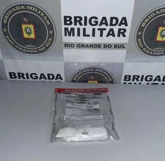 A vítima deu entrada no Hospital São José com três perfurações: no peito, no abdômen e no braço. (Foto: Comunicação Social do 36º Batalhão de Polícia Militar de Farroupilha)
