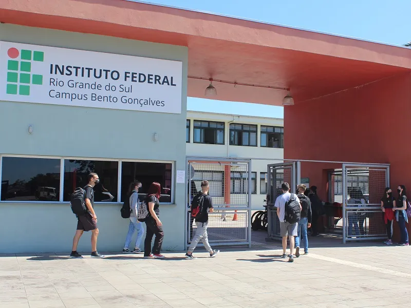 Com uma carga horária de 200 horas, a formação é prática e voltada para a criação de soluções reais. (Foto: Divulgação)