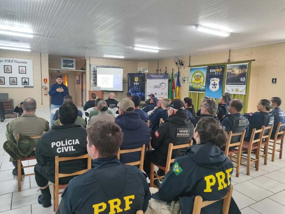 Um dos pontos altos da programação ocorreu na quarta-feira, quando a sede da PRF recebeu o 2º Seminário Municipal de Trânsito. (Foto: PRF/Divulgação)