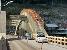 A medida é necessária para o uso de um guindaste que fará o içamento de equipamentos de sondagem para as obras de recuperação da via. (Foto: Reprodução)