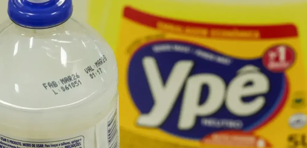 A medida, anunciada em 15 de maio, atinge diretamente os produtos de limpeza que possuem a numeração final 1 em seus lote. (Foto: Reprodução)