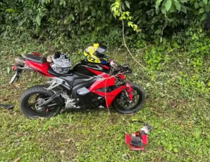 Colisão entre carro e moto deixa casal ferido na ERS-446, em Carlos Barbosa