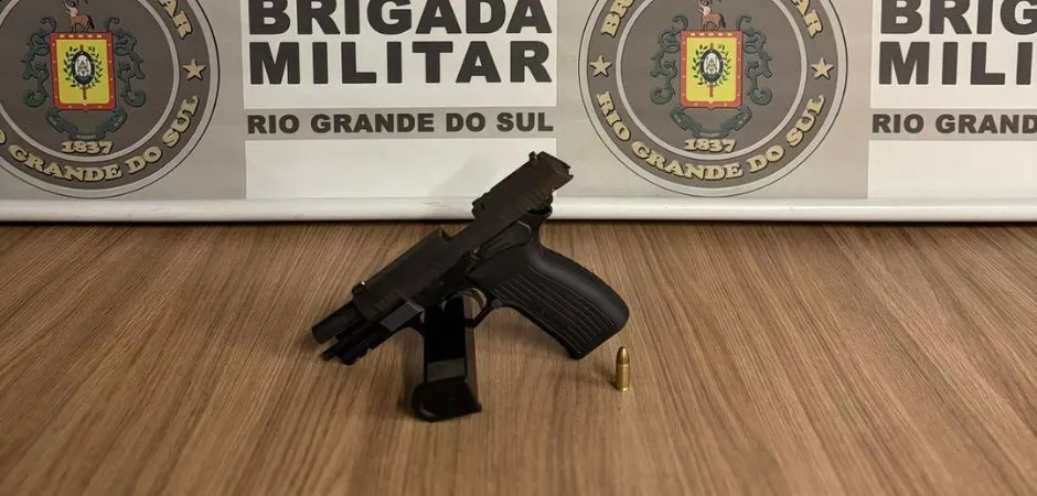 O cerco policial teve início logo após o Centro de Operações da Brigada Militar (Copom) receber múltiplas denúncias via telefone 190. (Foto: BM)