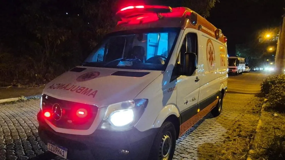 A colisão ocorreu na Avenida Alvi-Azul, um dos principais eixos de ligação do bairro São João. (Foto: Rádio Difusora 97,3 FM)