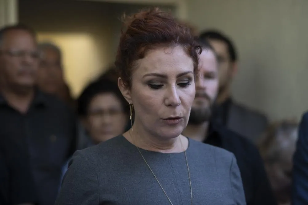 Justiça italiana nega extradição e liberta ex-deputada Carla Zambelli