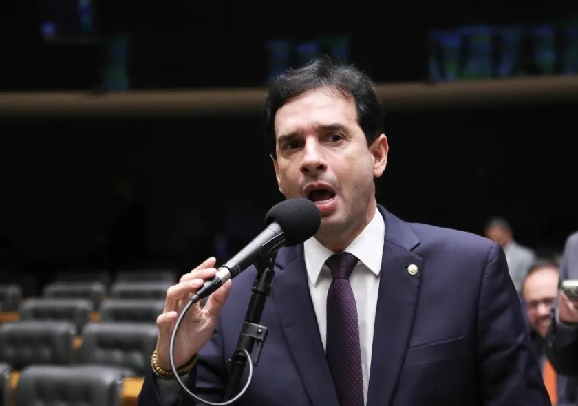 Relator apresenta parecer na Câmara dos Deputados pelo fim da escala 6x1