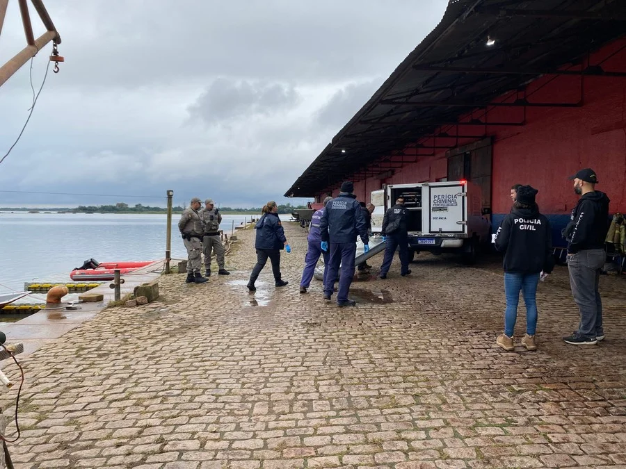 Julia Clei dos Santos teve corpo encontrado no Guaíba, em Porto Alegre. (Foto: Marcel Horowitz)